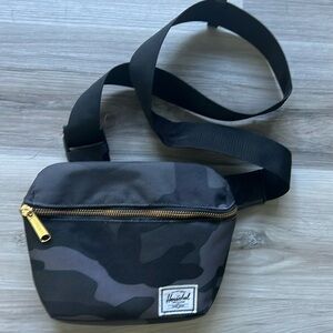 Herschel sling bag/ fanny pack